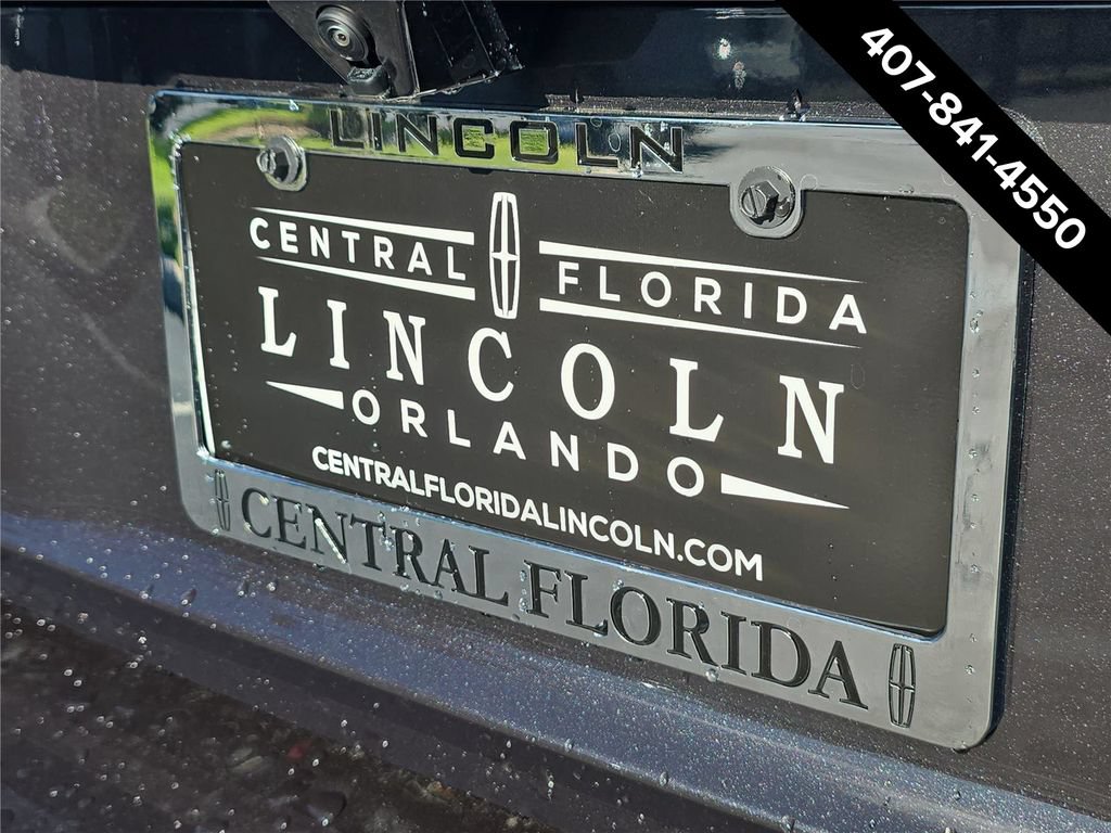 New 2027 Lincoln Navigator L Premier RWD image 5