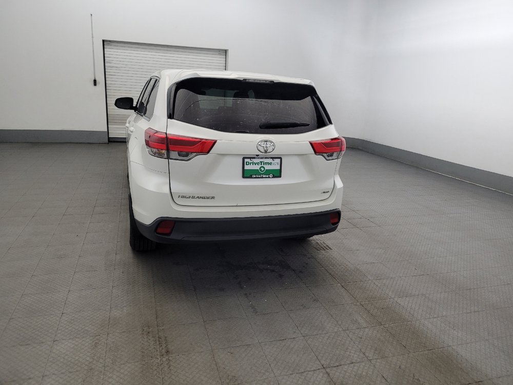 Used 2019 Toyota Highlander LE AWD/4WD image 6