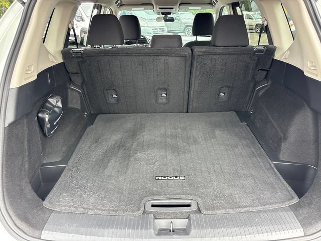 Used 2024 Nissan Rogue S FWD image 29