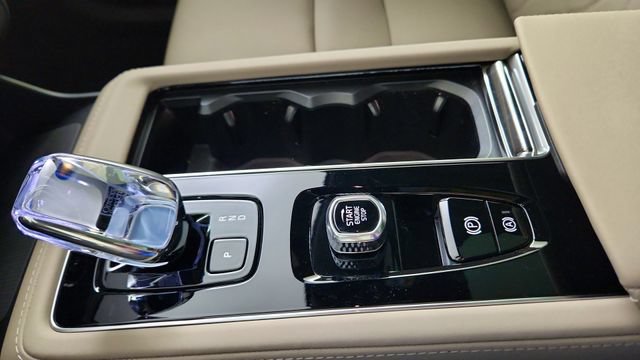 New 2026 Volvo XC90 B6 Plus w/ Protection Package AWD/4WD image 17