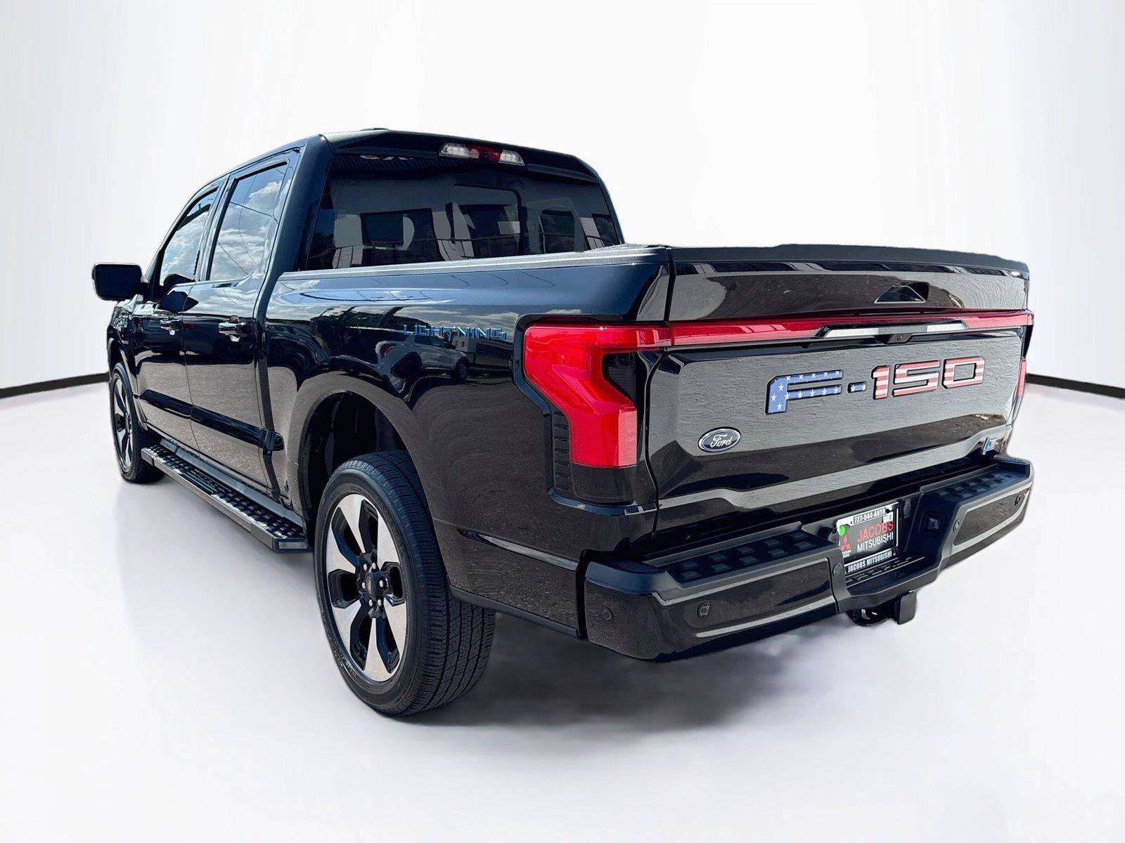 Used 2023 Ford F150 Lightning Platinum AWD/4WD image 3