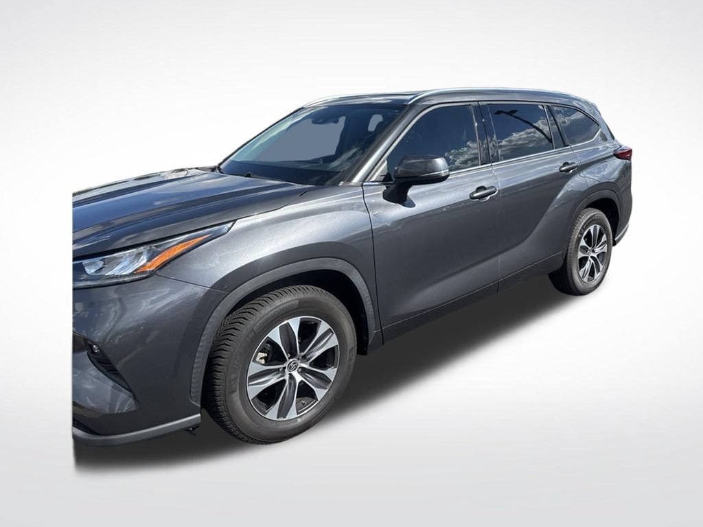 Used 2020 Toyota Highlander XLE