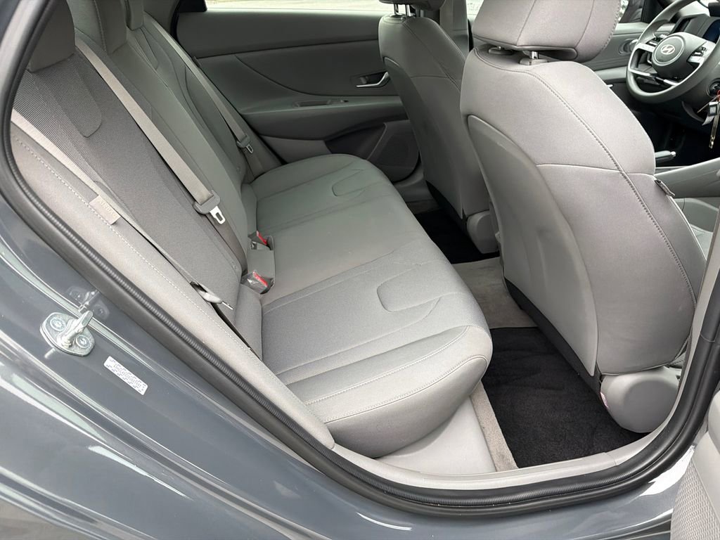 Used 2024 Hyundai Elantra SE image 15