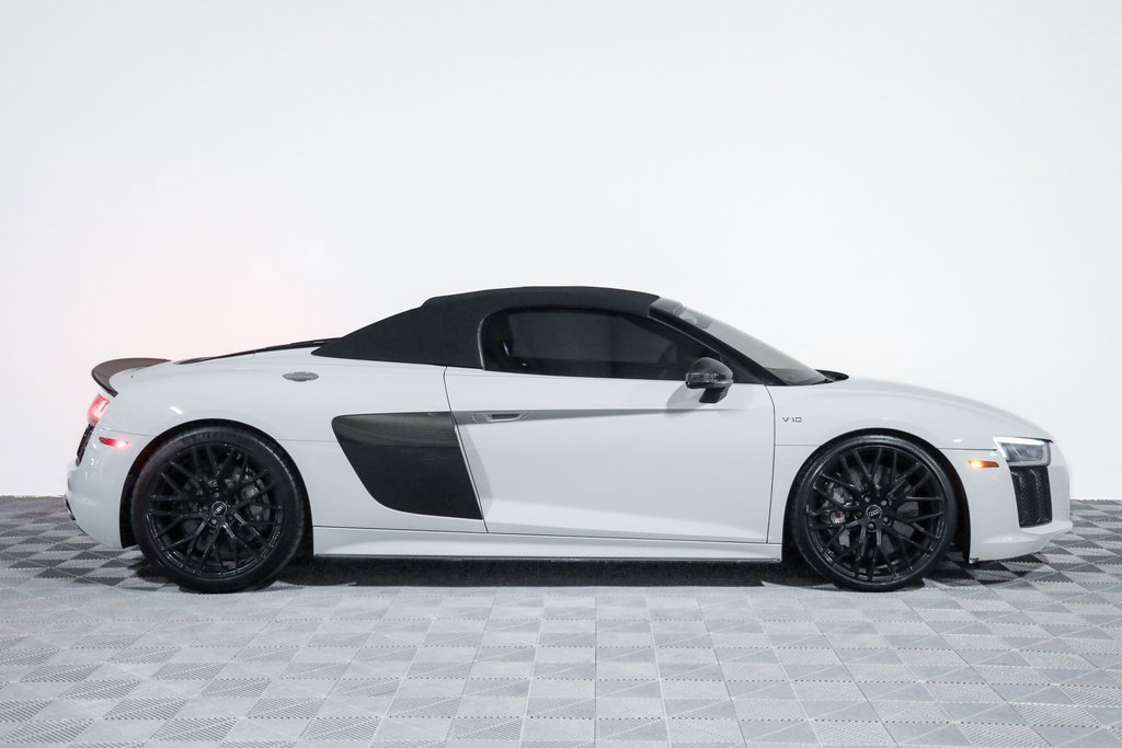 Used 2018 Audi R8 V10 plus image 2
