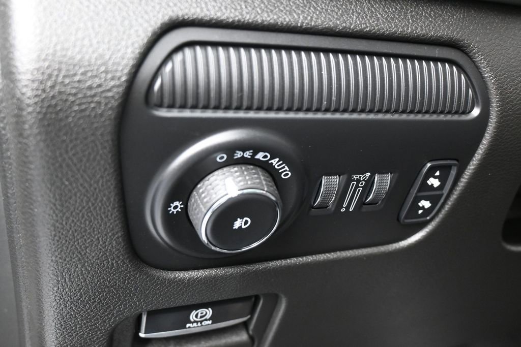 Used 2022 Jeep Wagoneer Series III RWD image 14