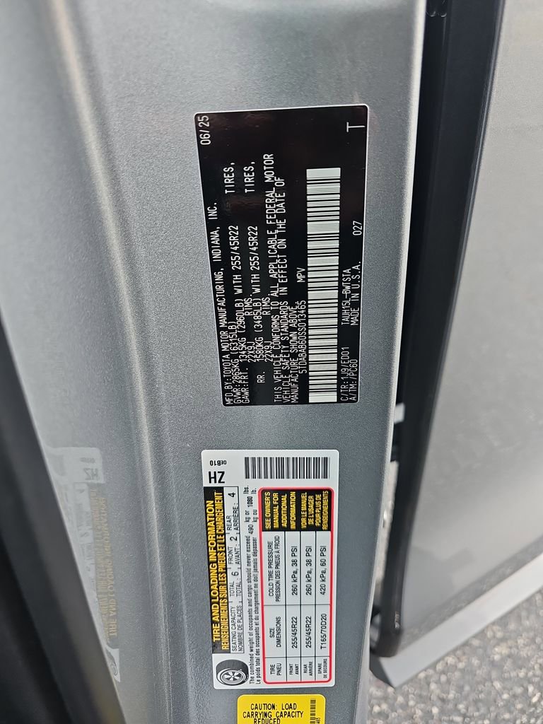 Used 2025 Lexus TX 500h AWD w/ Technology Package image 31