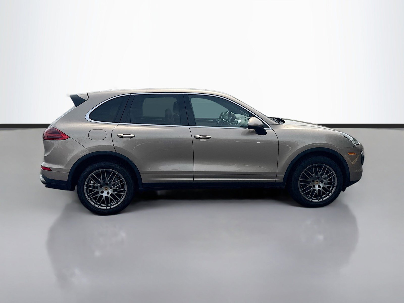 Used 2018 Porsche Cayenne S w/ Premium Package Plus AWD/4WD image 8