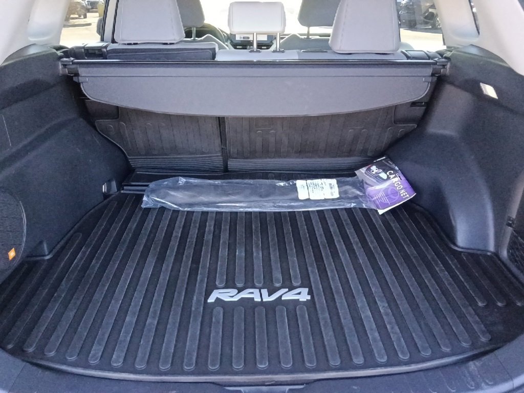 Used 2024 Toyota RAV4 Limited image 27