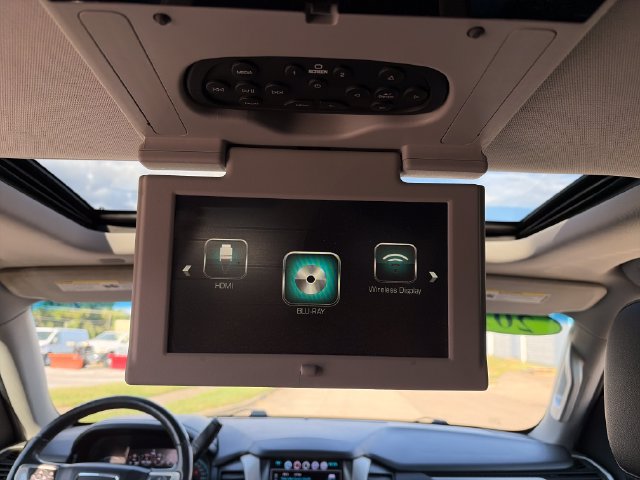 Used 2017 GMC Yukon SLT w/ Premium Edition AWD/4WD image 36