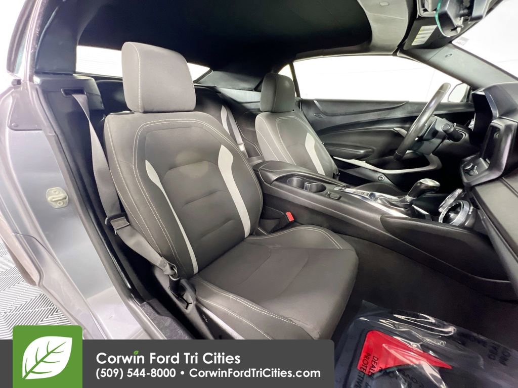 Used 2020 Chevrolet Camaro LT RWD image 16