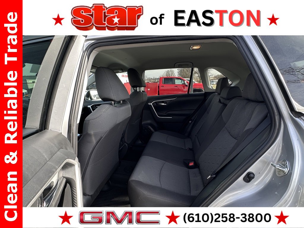 Used 2020 Toyota RAV4 XLE image 15