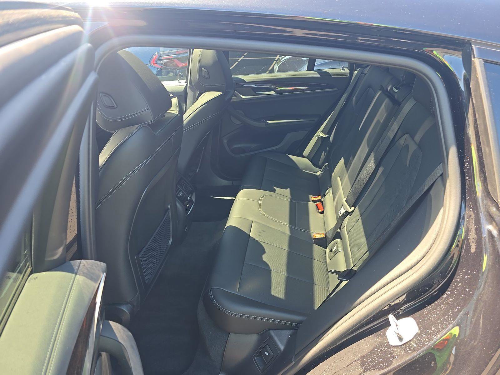 Used 2025 BMW X4 M40i w/ Premium Package AWD/4WD image 3