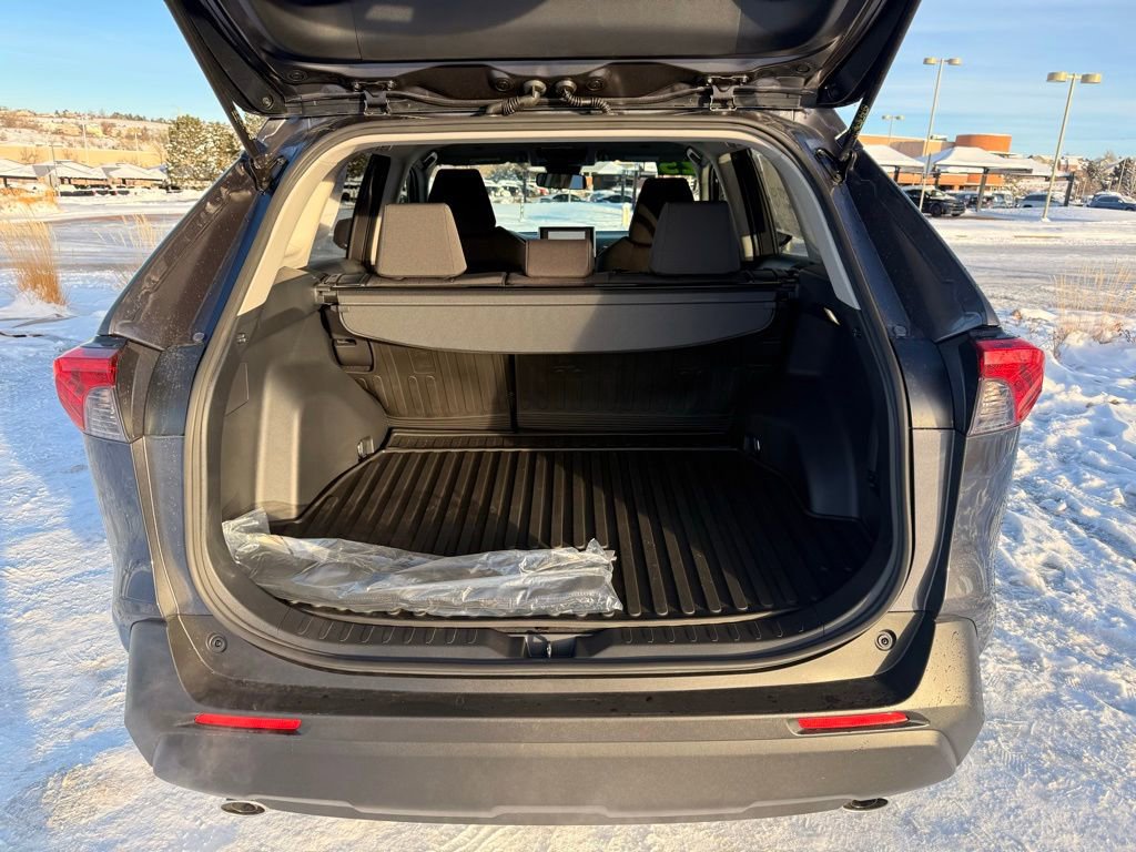 Used 2025 Toyota RAV4 XLE image 24