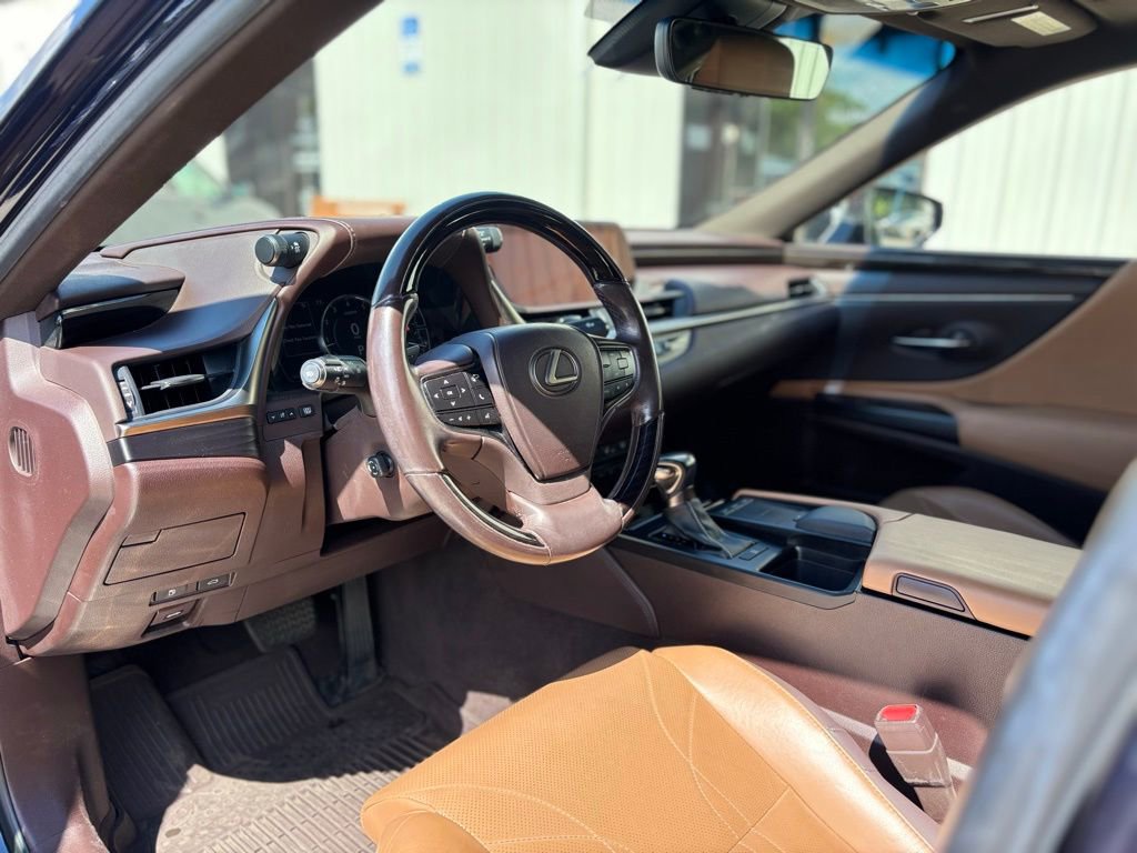 Used 2019 Lexus ES 350 Luxury w/ Accessory Package 2 FWD image 10