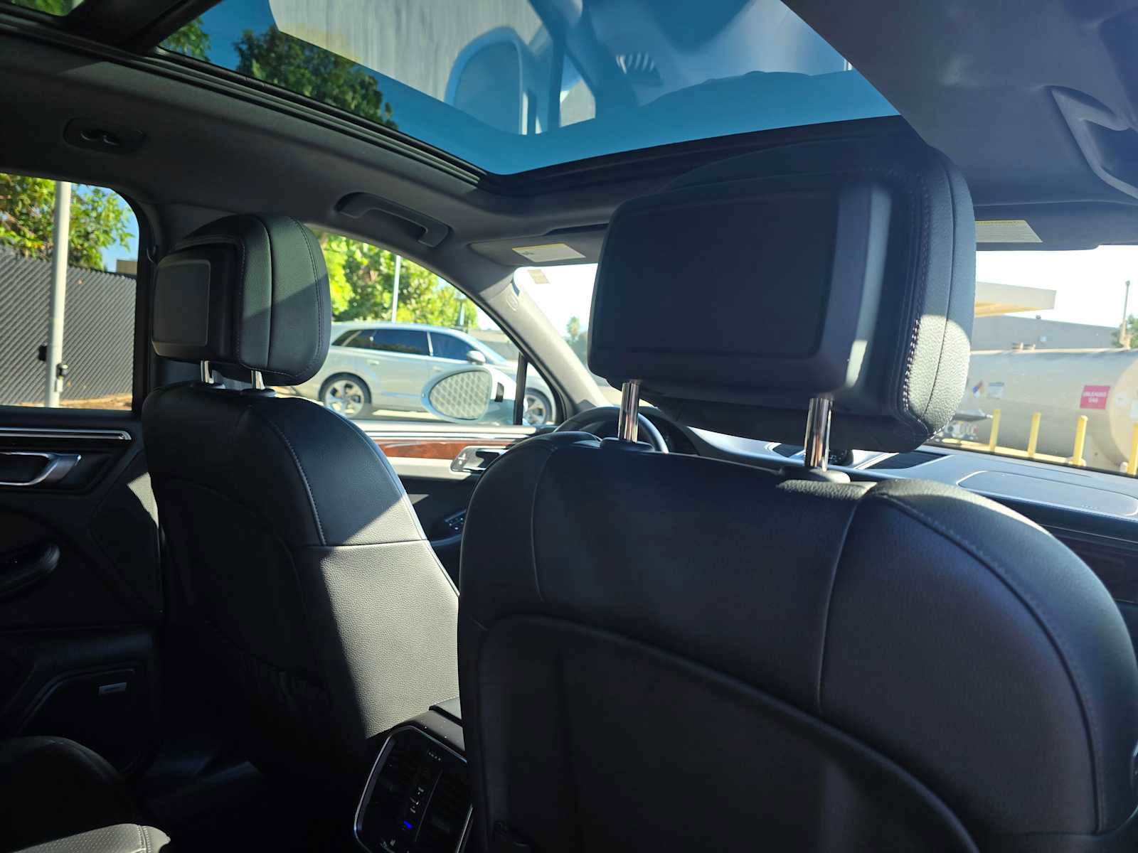 Used 2022 Porsche Macan image 15