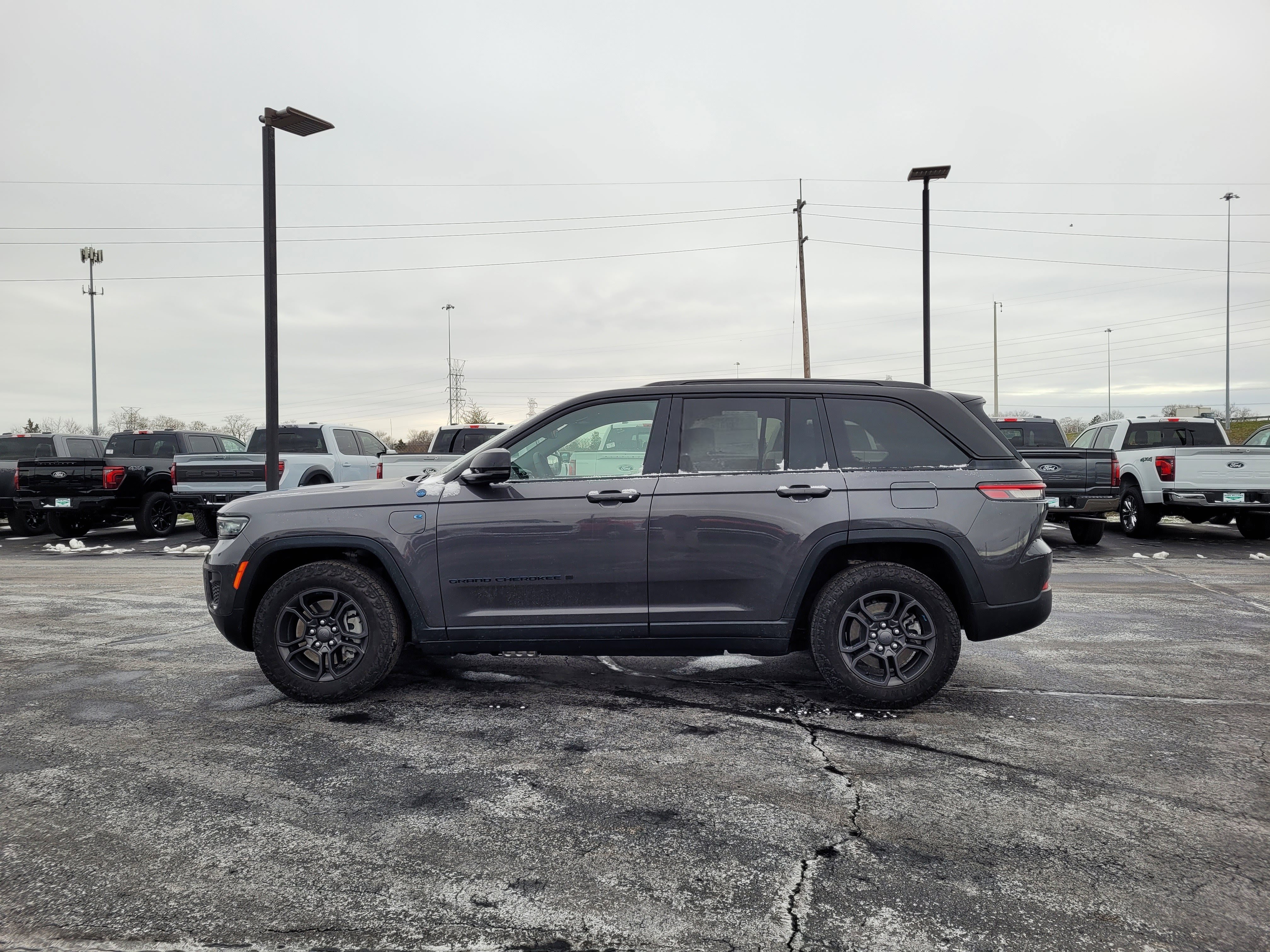 Used 2024 Jeep Grand Cherokee Trailhawk image 7