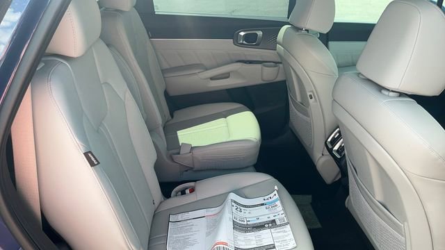 Certified 2025 Kia Sorento SX image 39