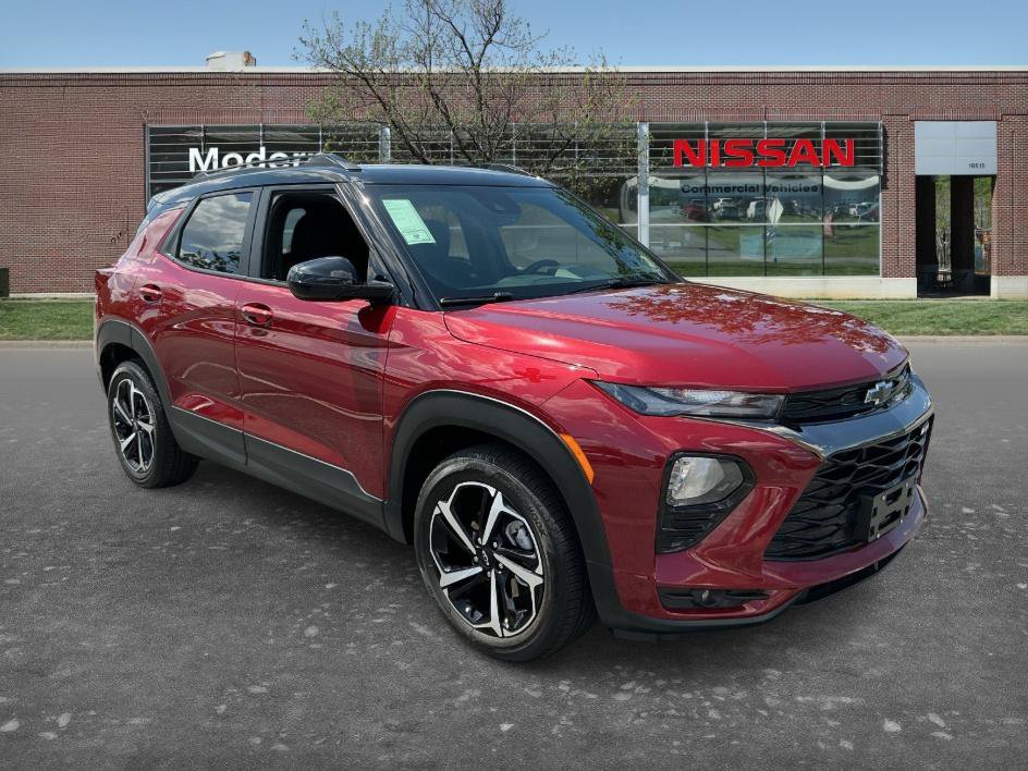 Used 2023 Chevrolet TrailBlazer RS w/ Sun and Liftgate Package FWD image 5