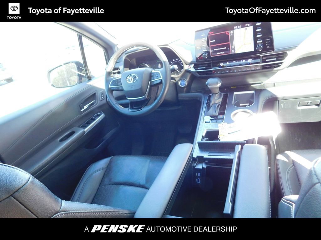 Certified 2023 Toyota Sienna XSE image 7