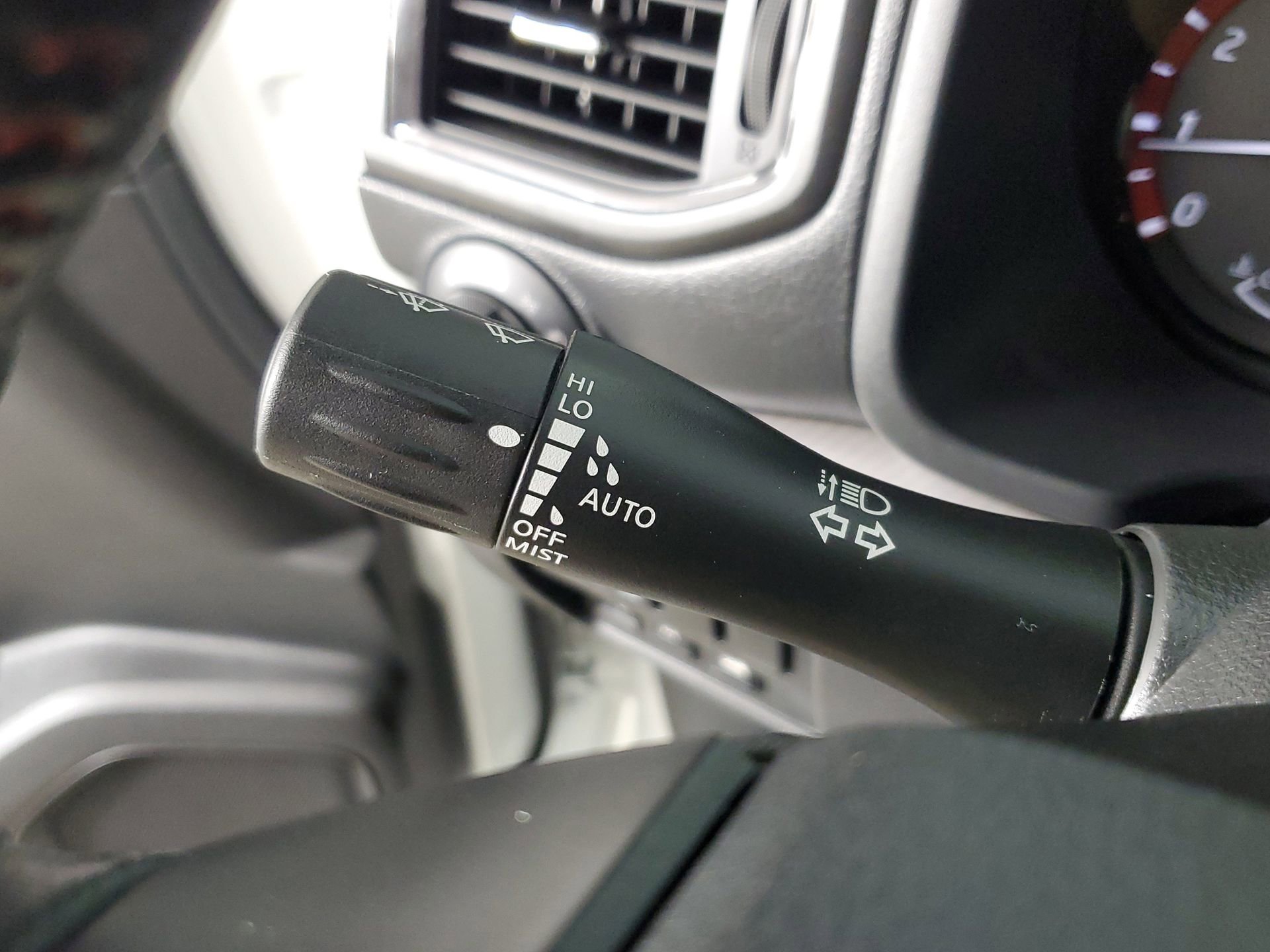 Used 2024 Nissan Titan PRO-4X w/ Pro-4x Convenience Package image 37