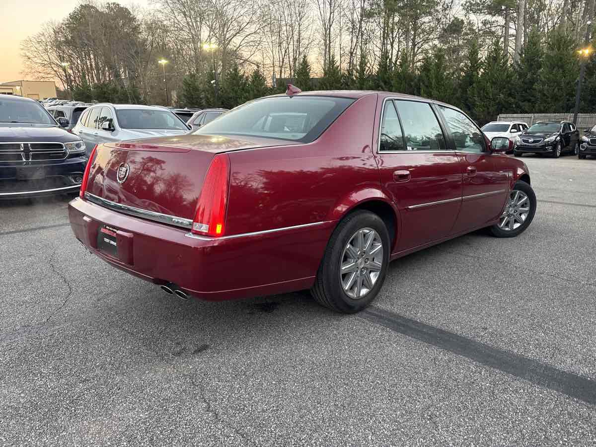 Used 2009 Cadillac DTS image 3