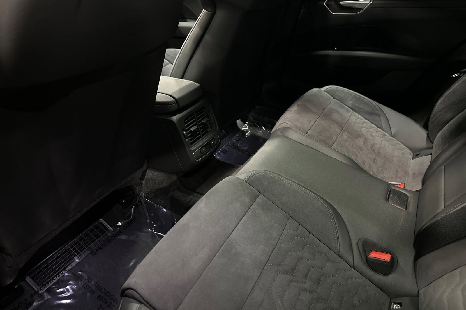 Used 2022 Audi e-tron GT Premium Plus image 11