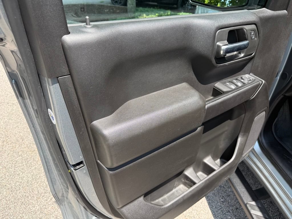 Used 2026 Chevrolet Silverado 1500 Custom w/ LPO, Dark Essentials Package AWD/4WD image 13
