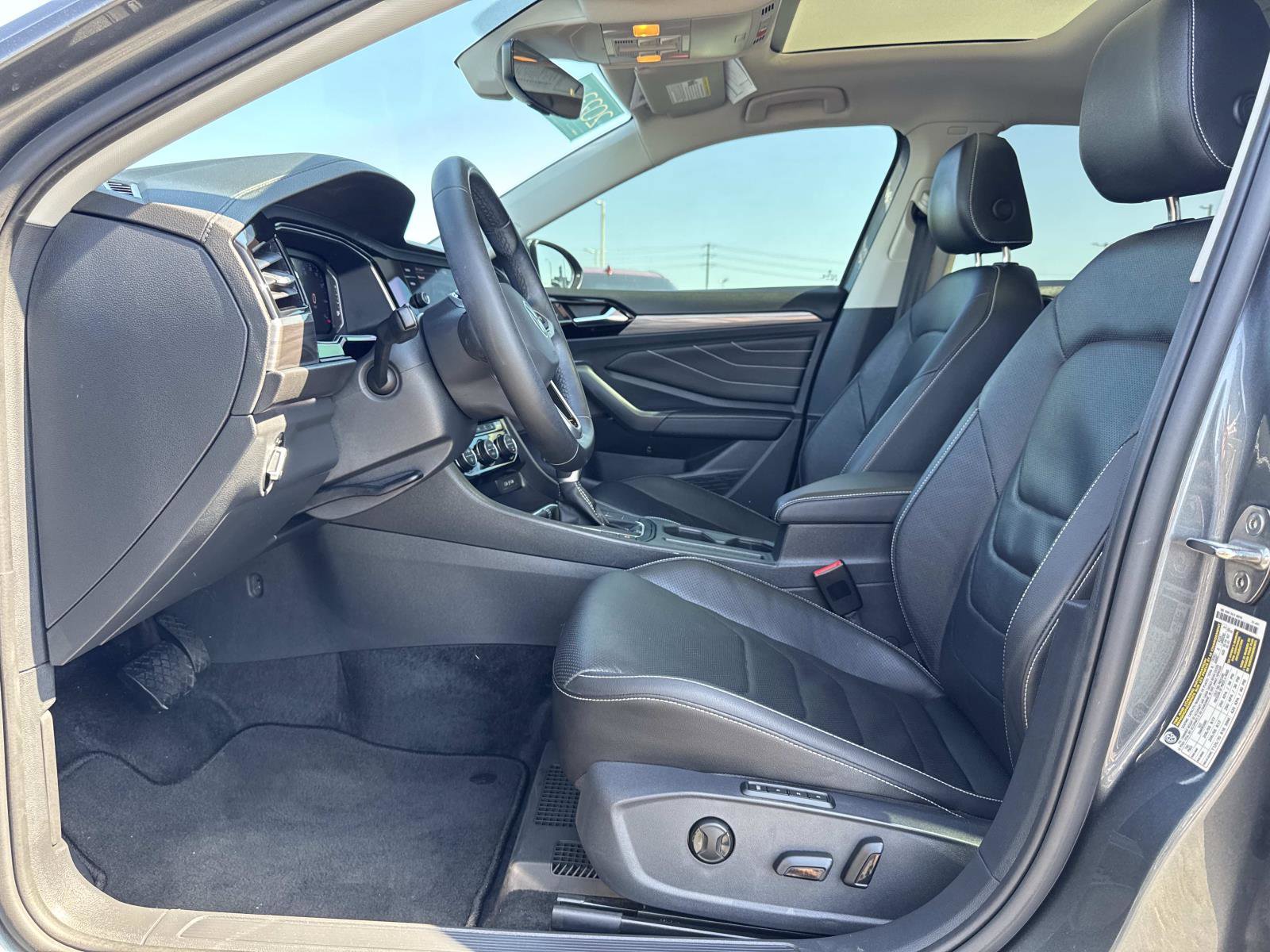 Certified 2023 Volkswagen Jetta SEL image 22