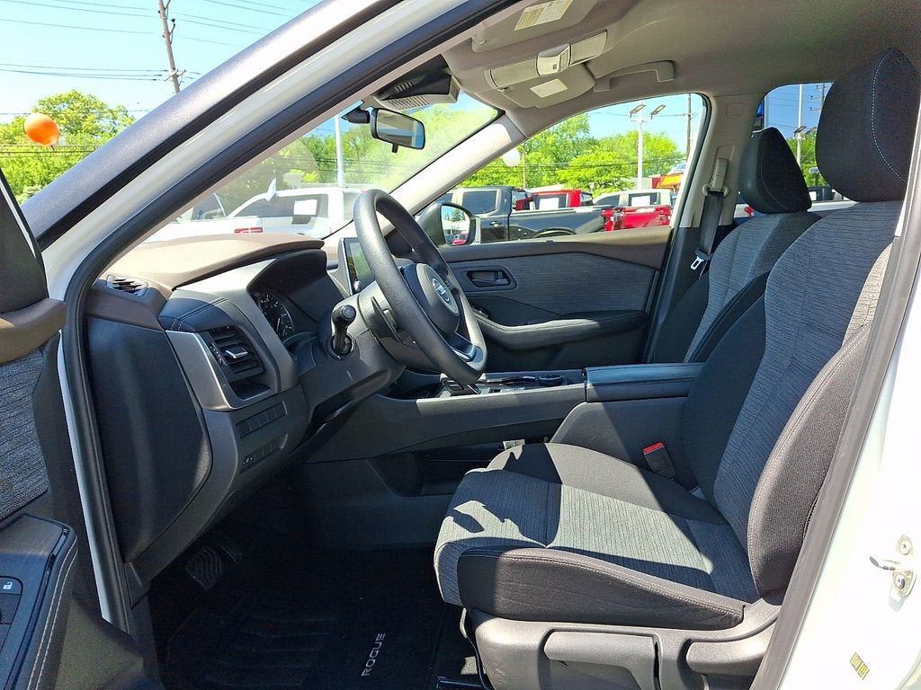 Used 2021 Nissan Rogue S AWD/4WD image 15