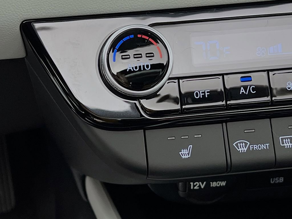 New 2025 Hyundai Elantra Limited image 19