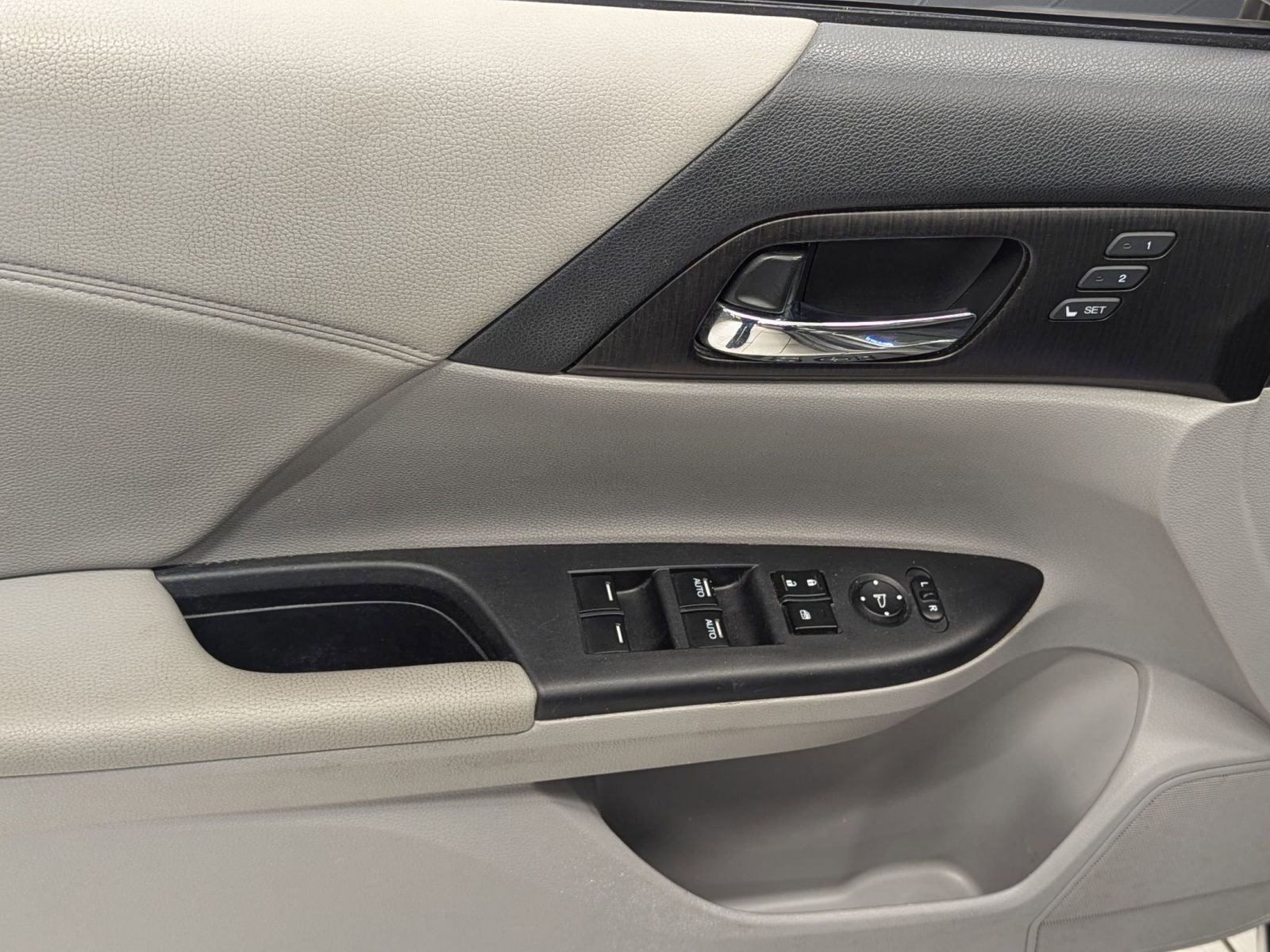 Used 2014 Honda Accord Touring image 10