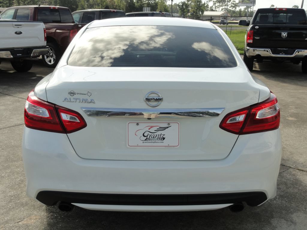 Used 2017 Nissan Altima 2.5 S w/ Power Driver Seat Package FWD image 4