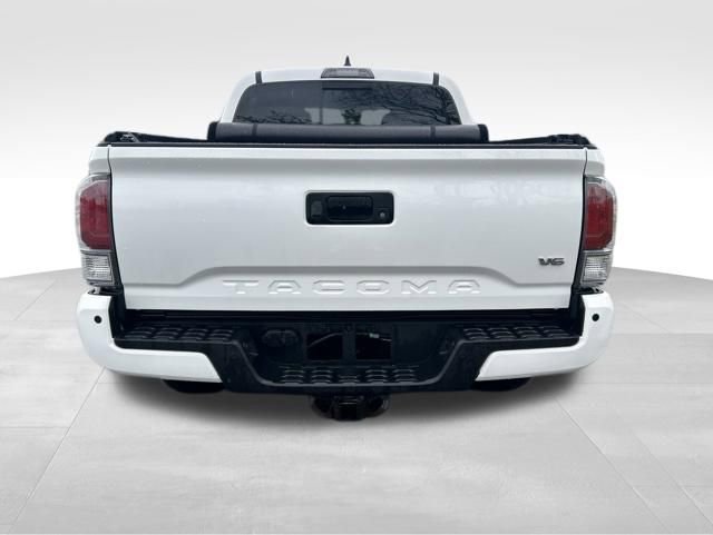 Used 2020 Toyota Tacoma TRD Sport w/ Technology Package AWD/4WD image 5