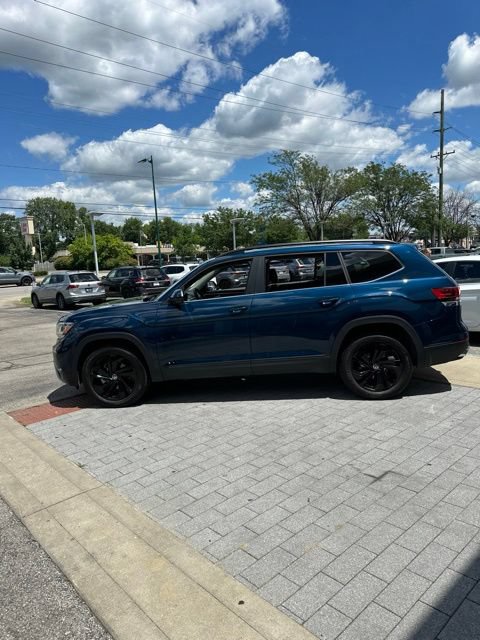 Used 2023 Volkswagen Atlas SE w/ Panoramic Sunroof Package FWD image 13