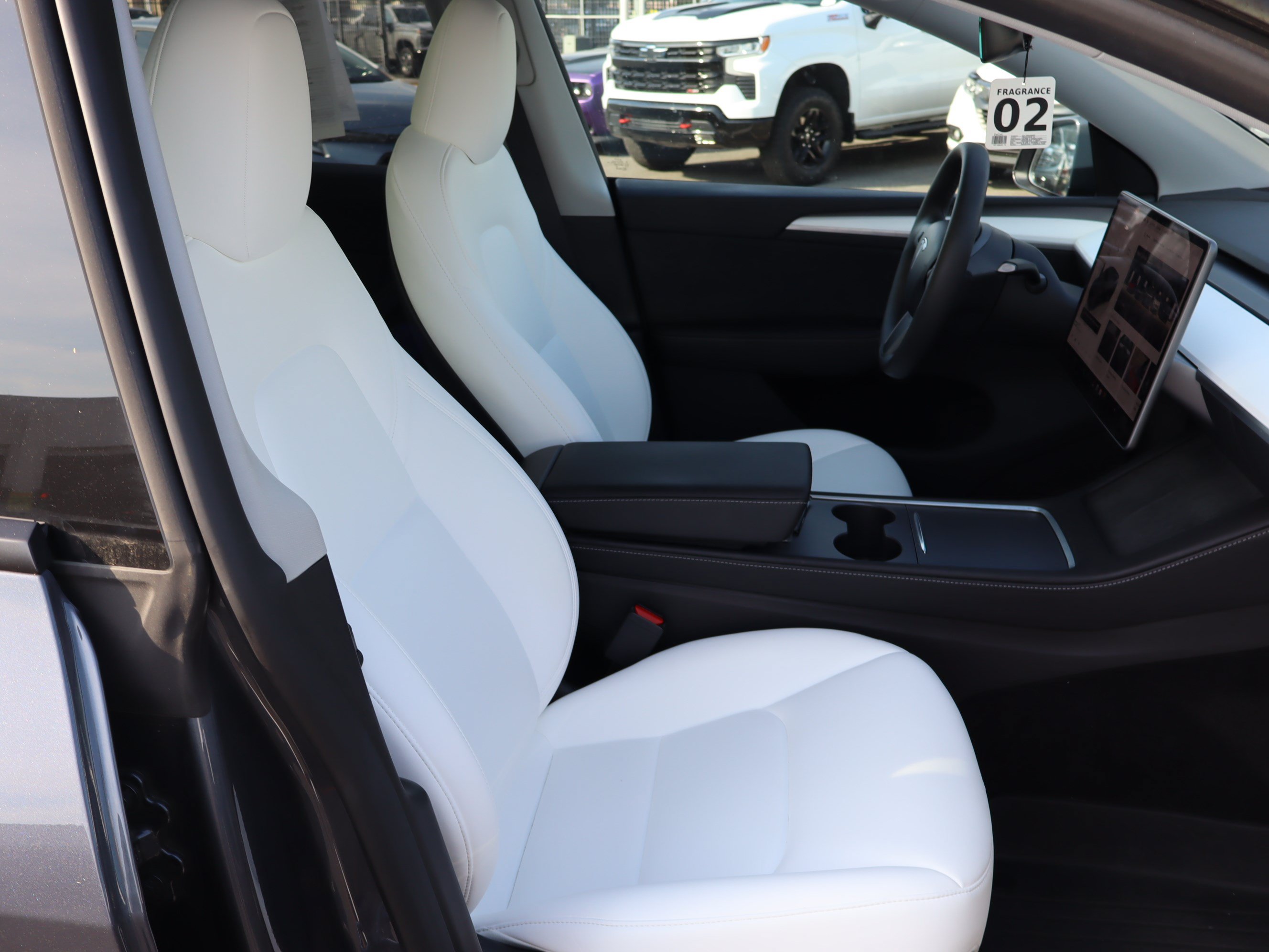 Used 2023 Tesla Model Y AWD image 31