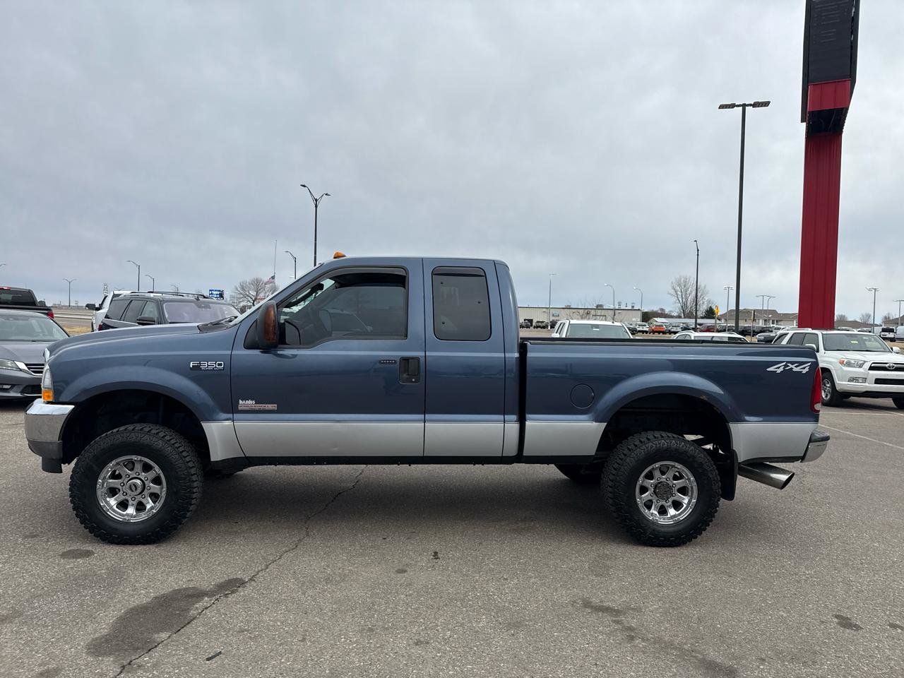 Used 2004 Ford F350 XL image 2