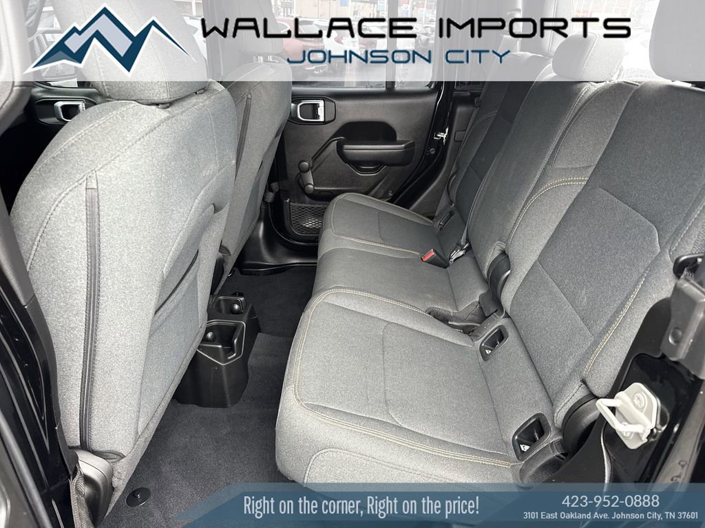 Used 2024 Jeep Gladiator Sport AWD/4WD image 34