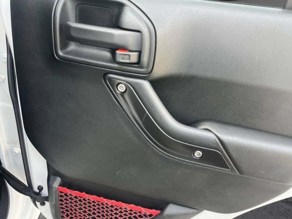 Used 2018 Jeep Wrangler Unlimited Rubicon AWD/4WD image 24