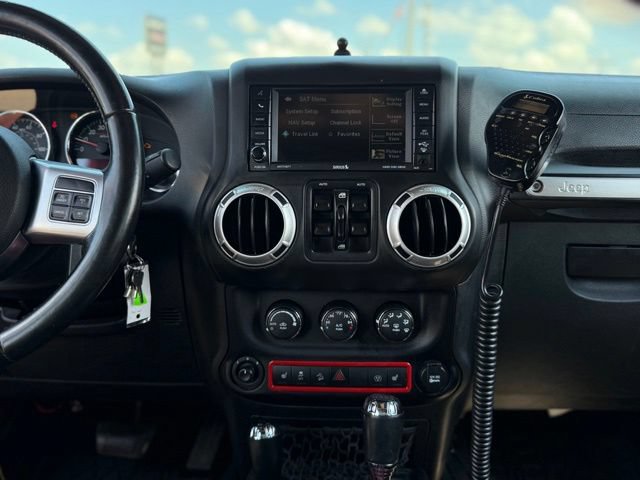 Used 2016 Jeep Wrangler Unlimited Rubicon AWD/4WD image 18