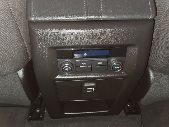 Used 2023 Chevrolet Traverse LT FWD image 16