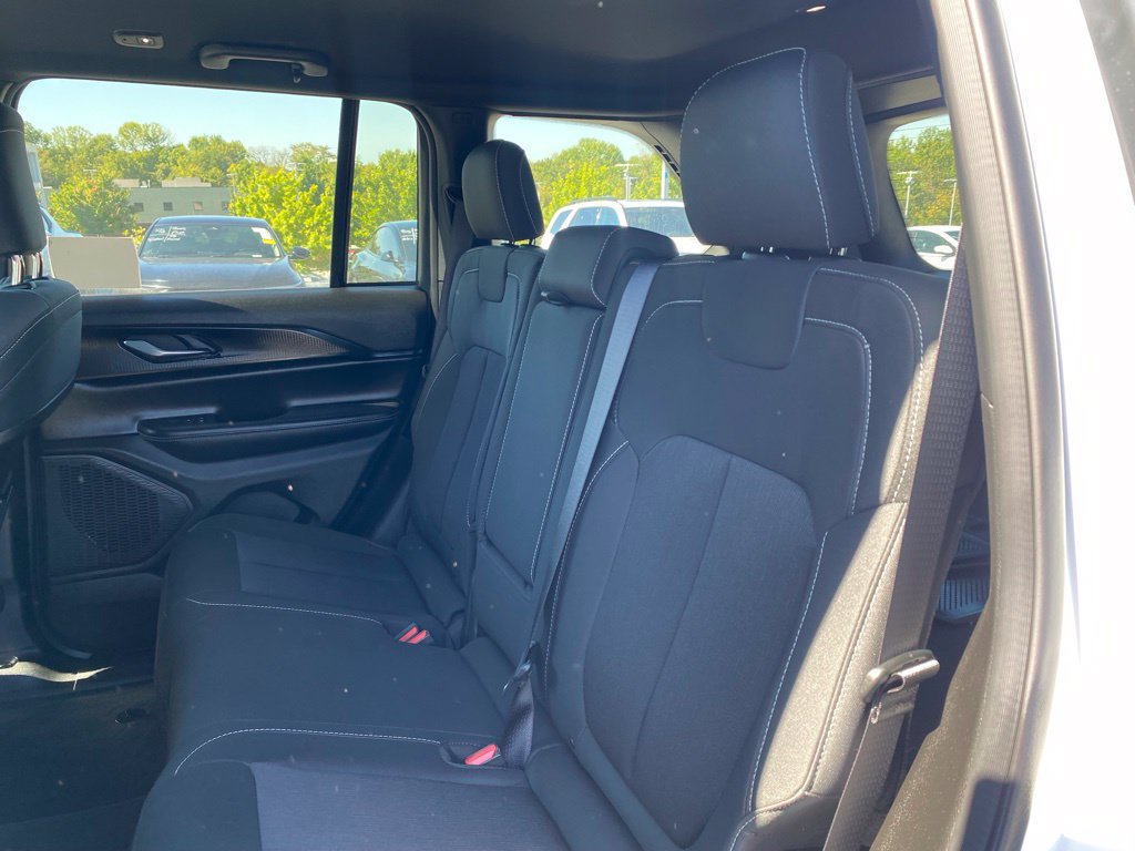 Used 2025 Jeep Grand Cherokee Laredo w/ MOPAR Finishing Package RWD image 15