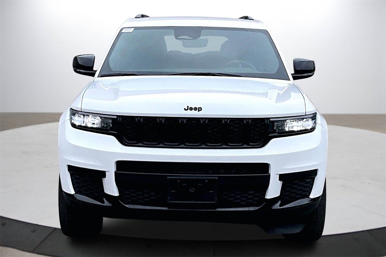 Used 2021 Jeep Grand Cherokee L Laredo image 3