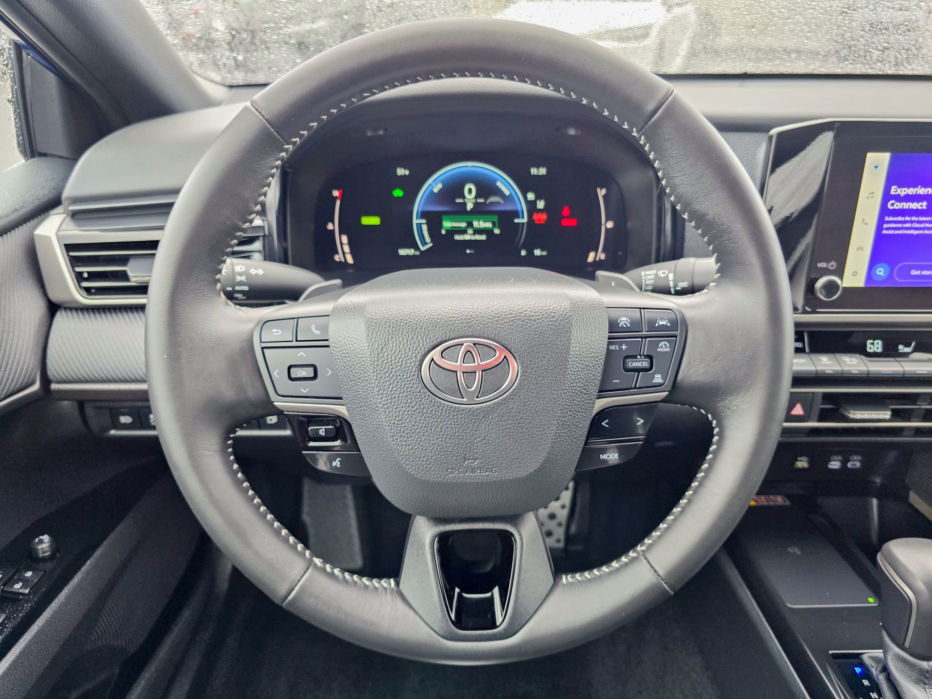 Used 2025 Toyota Camry SE image 35