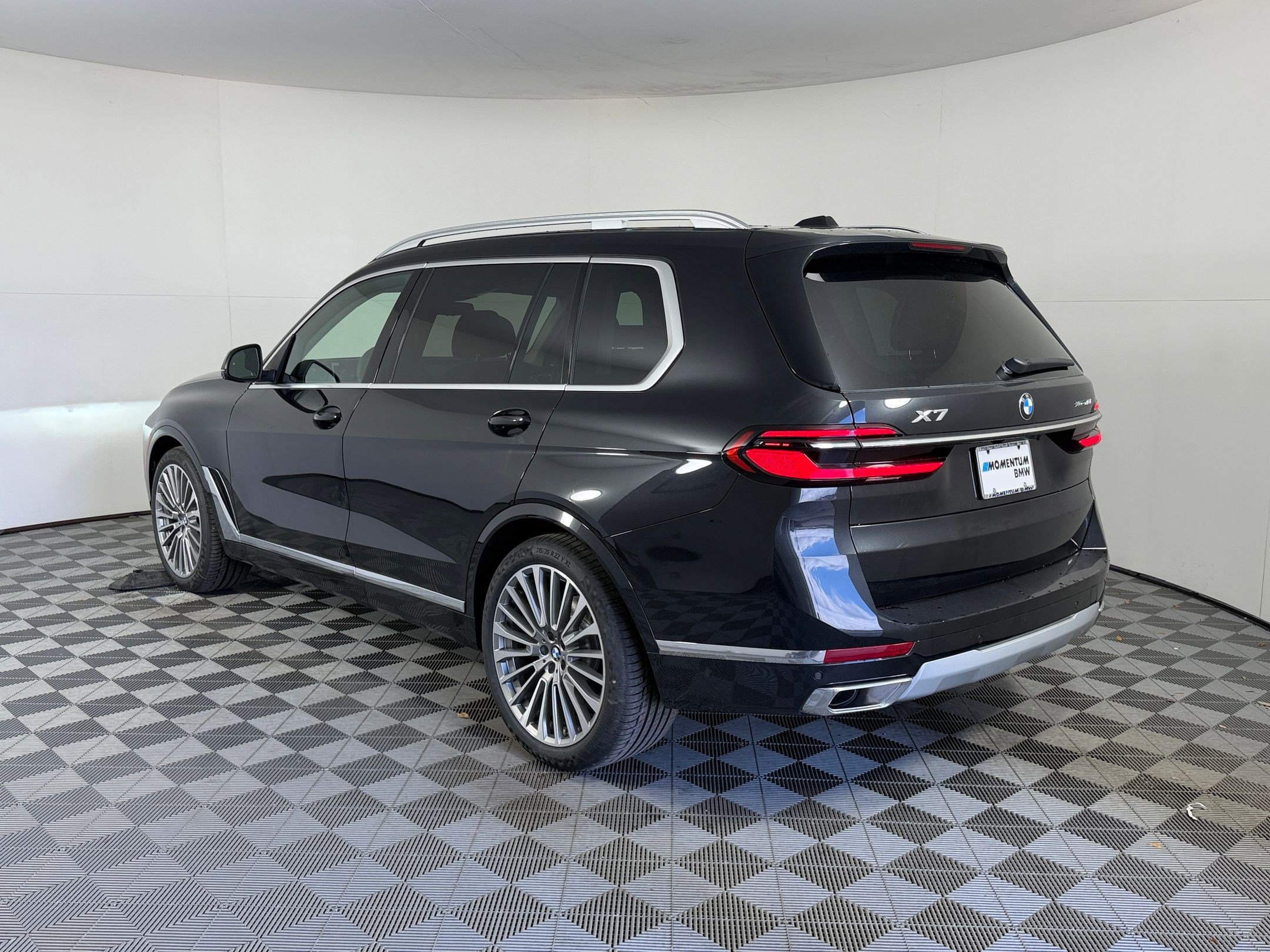 New 2027 BMW X7 xDrive40i image 3