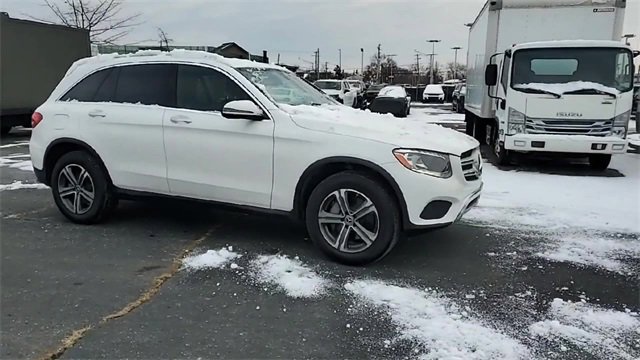 Used 2018 Mercedes-Benz GLC 300 4MATIC image 2