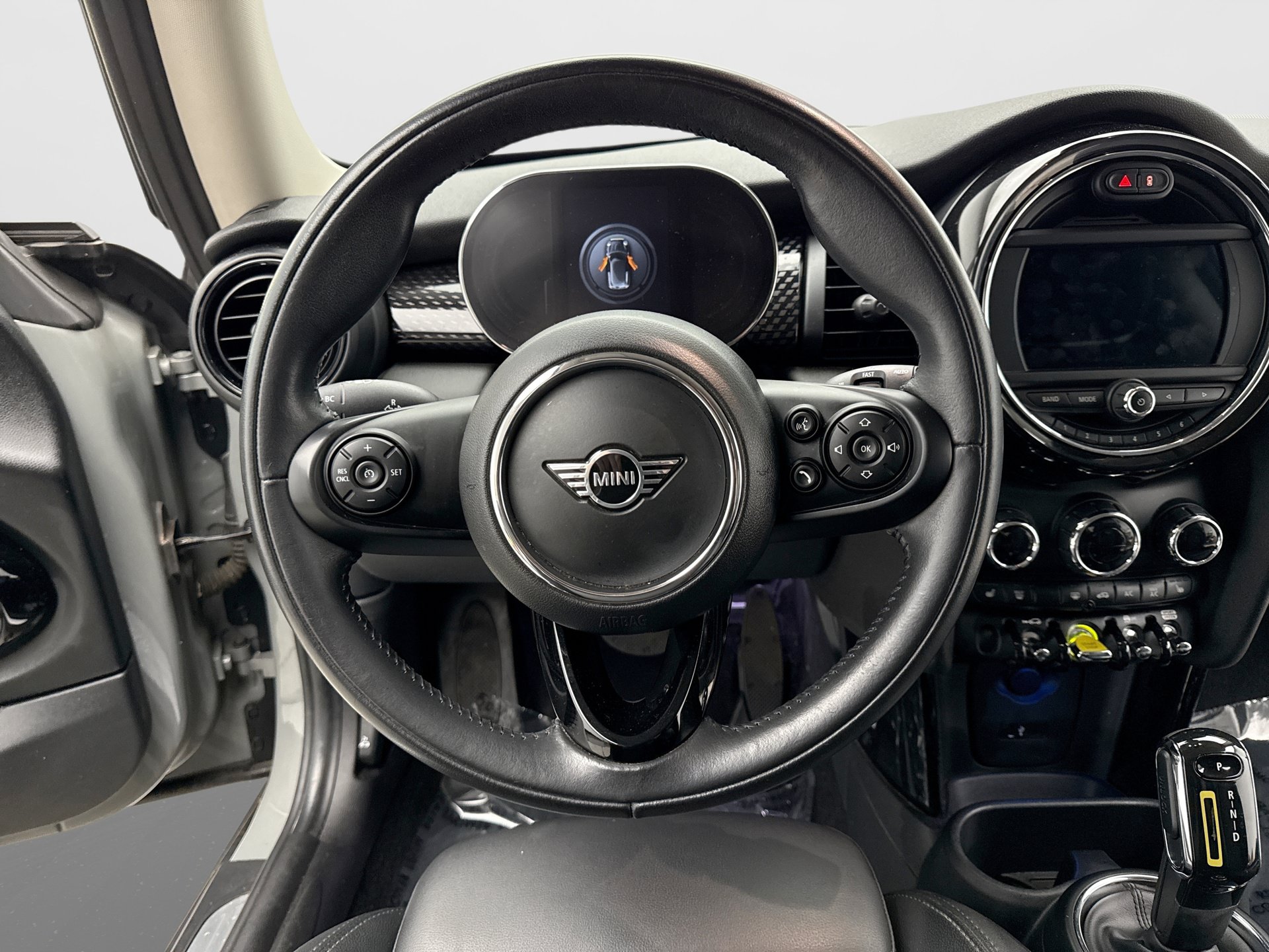 Used 2020 MINI Cooper SE w/ 6.5" Touchscreen Package FWD image 12