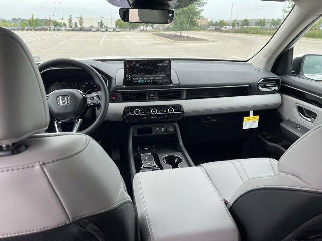 New 2025 Honda Pilot EX-L image 12