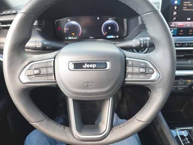 Used 2024 Jeep Compass Limited w/ High Altitude Package image 18