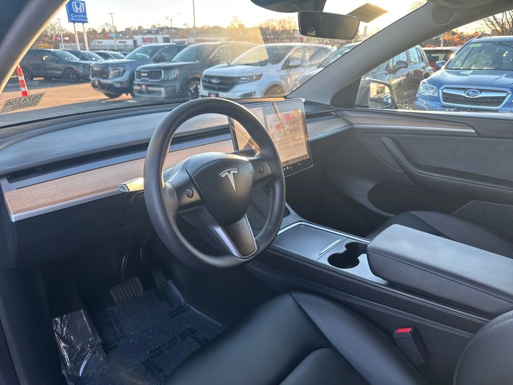Used 2025 Tesla Model Y Long Range image 15