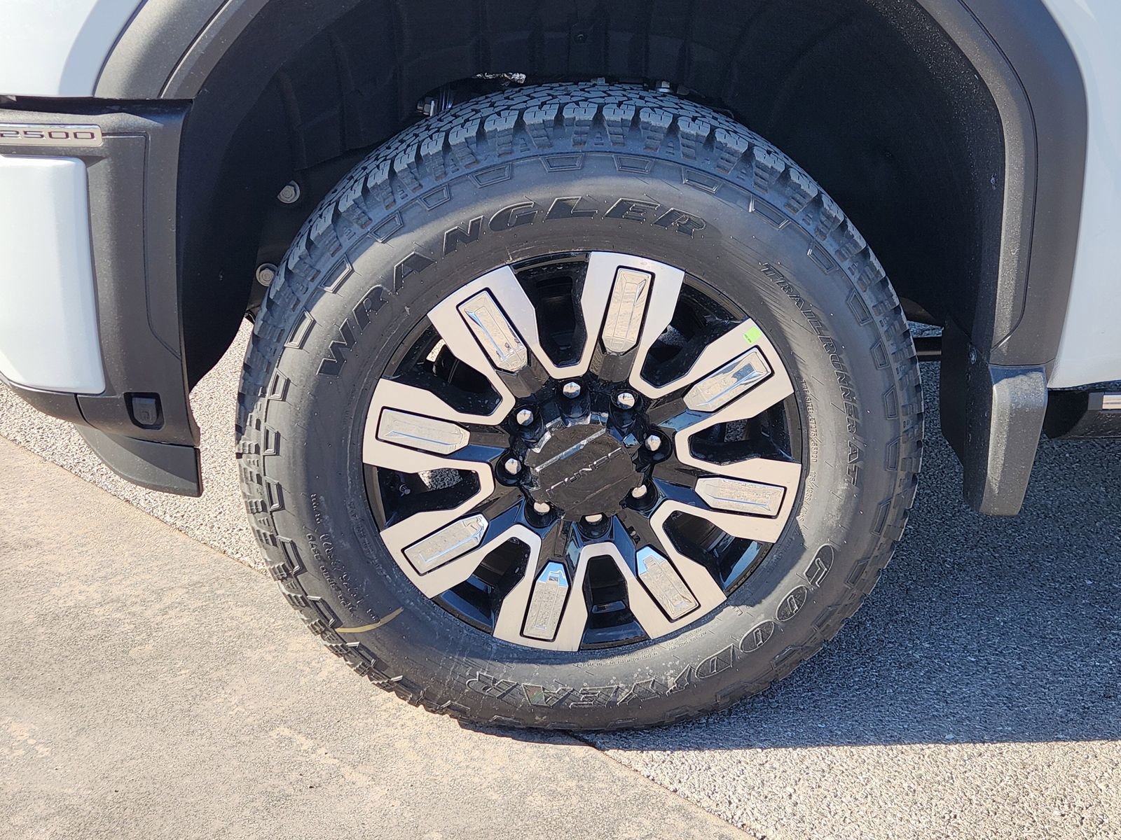 New 2026 GMC Sierra 2500 Denali w/ Denali Reserve Package image 14